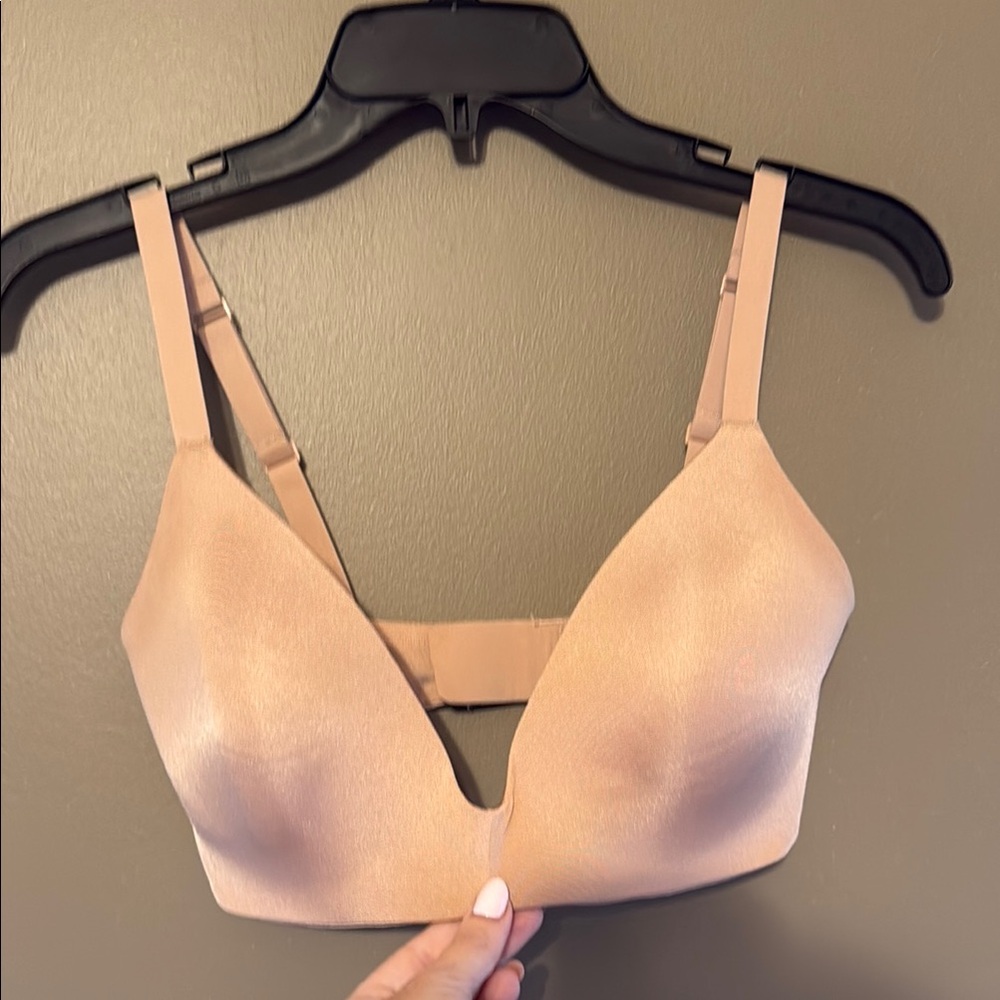 Skims Wireless Seamless Nude Bra